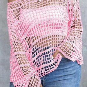 Knitted pink top.